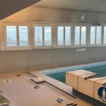Eiffel Tower View & Swimming Pool, Cosy Appartment - Center